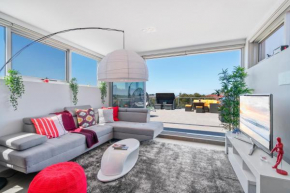 PENTHOUSE PAD HUGE SUNNY TERRACE AIRCON - BONDI BEACH